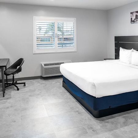 אינגלווד Hollywood Inn Express Lax מראה חיצוני תמונה
