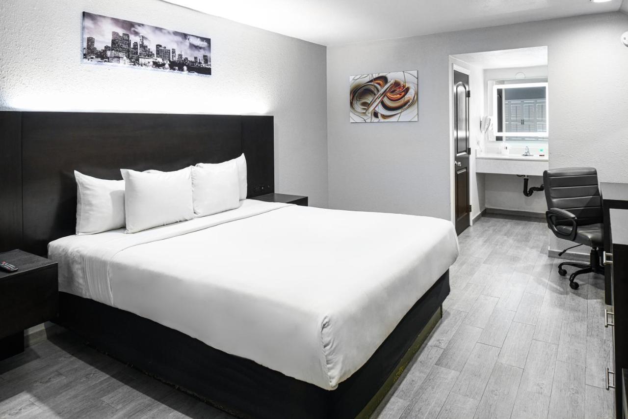 אינגלווד Hollywood Inn Express Lax מראה חיצוני תמונה
